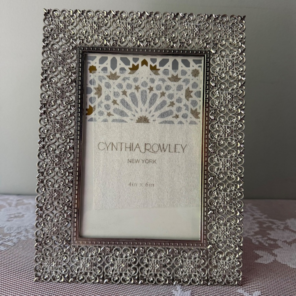 Cynthia Rowley Picture Frame Unisex 4x6 Silver Good Filigree Ornate Floral Metal